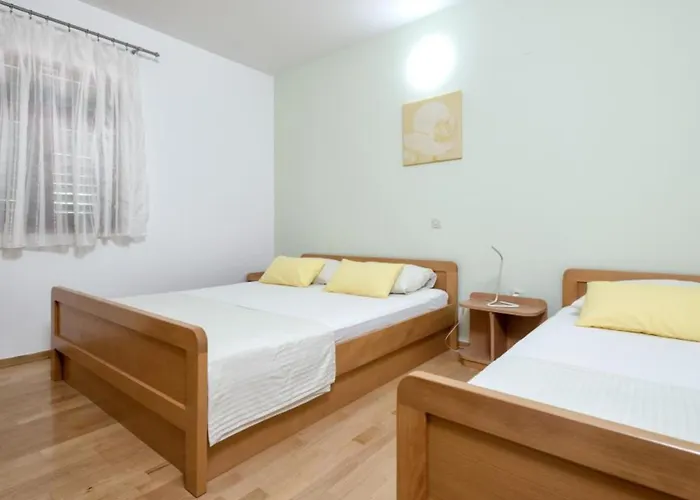 Apartment Dolac Side